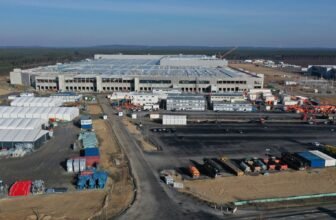 Deaf Tesla Worker Fired After Complaining Manufacturing facility’s Warmth Disabled Listening to Aids, Lawsuit Claims