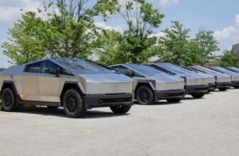 The Head of the Cybertruck Program Stop Tesla. The Mannequin Y Chief Left Hours Later