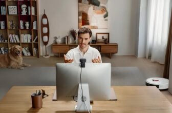 Insta360 releases AI-powered follow-up to its Hyperlink webcams