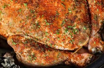 Sluggish Cooker Complete Rooster & Gravy